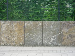Scheuermann-Naturstein-Showroom-Krusten-41